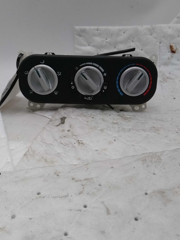 2007 Dodge Caliber A/C Selector Switch OEM 55111874AA 125k Miles Silver