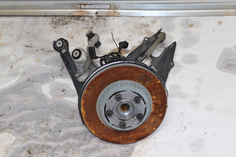 2015-2023 MERCEDES C300 W205 AWD SEDAN REAR LEFT SPINDLE KNUCKLE HUB ASSY OEM