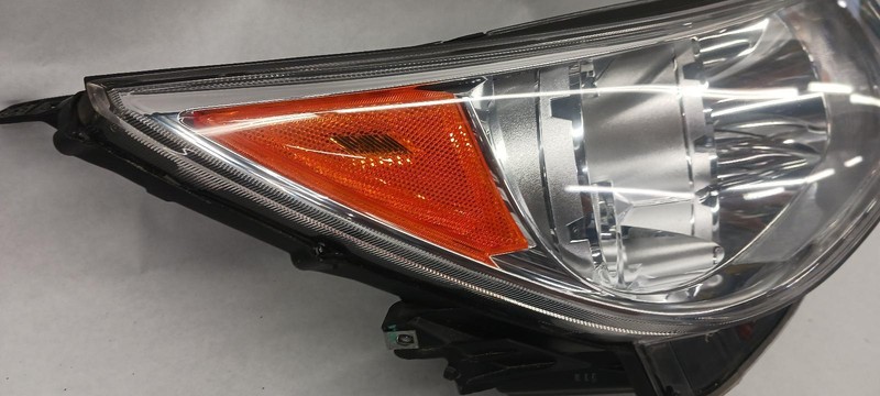 10-'13 BUICK LACROSSE Right passenger headlight Headlamp halogen OEM