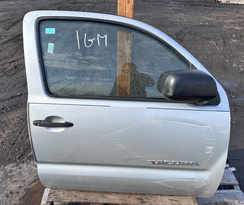 2005-15 TACOMA EXTENDED CAB OR 4 DOOR FRONT RIGHT PASSENGER RH DOOR