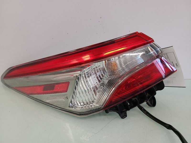 Driver Tail Light Quarter Panel Mounted LED Turn Signal Fits 18-20 CAMRY 591222