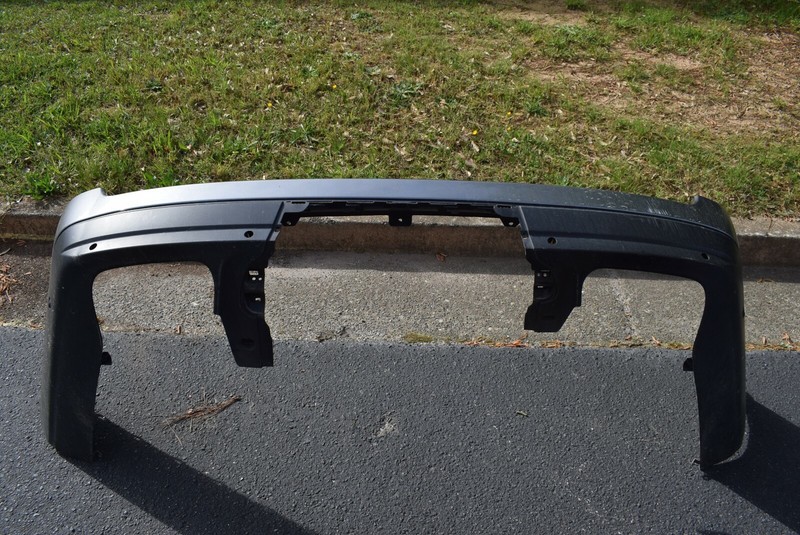 2016-2019 LAND ROVER VOGUE REAR BUMPER FACTORY OEM