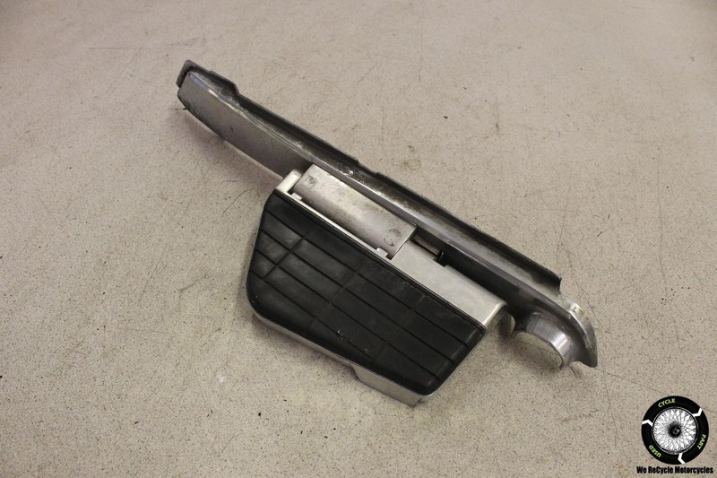 1988 Honda Goldwing 1500 GL1500 REAR PASSENGER FOOT STEP PEG COVER BRACKET GL 88