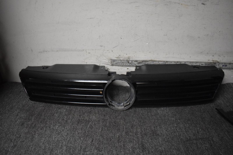 2011-2014 VOLKSWAGEN JETTA GRILLE FACTORY OEM