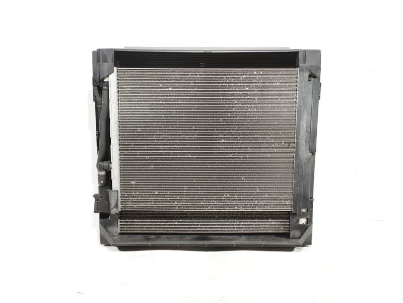 2014 - 2018 BMW F15 F16 X5 X6 4.4L Radiator Condenser Fan Shroud Assembly OEM