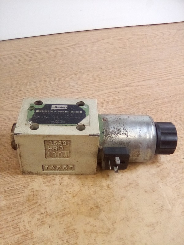 Parker D3DW071HNJW42 Solenoid Valve