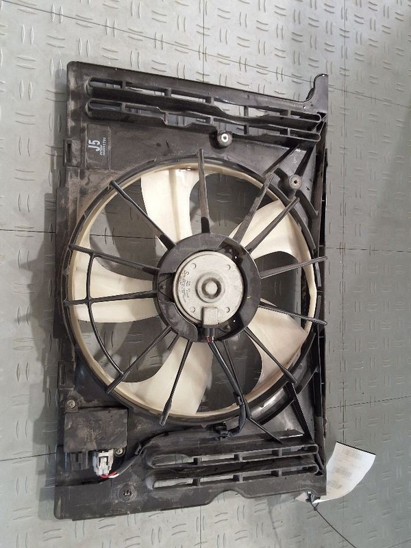 2009-2013 Toyota Corolla Radiator Fan Motor Fan Assembly 2ZRFE 1.8L