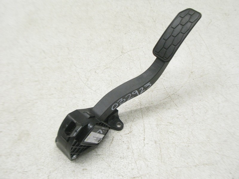 16-20 JAGUAR X260 XF XE ACCELERATOR FUEL THROTTLE GAS PEDAL SENSOR OEM 032923