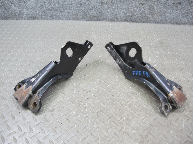 1984-1989 PORSCHE 928 FRONT LEFT & RIGHT LOWER CONTROL ARM BRACKET SET OF 2