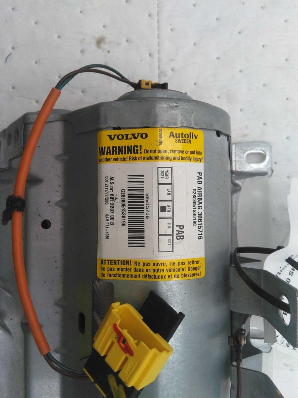 2006 Volvo 40 Series Instrument Panel Air Bag Right OEM 385342 Used 250K Miles