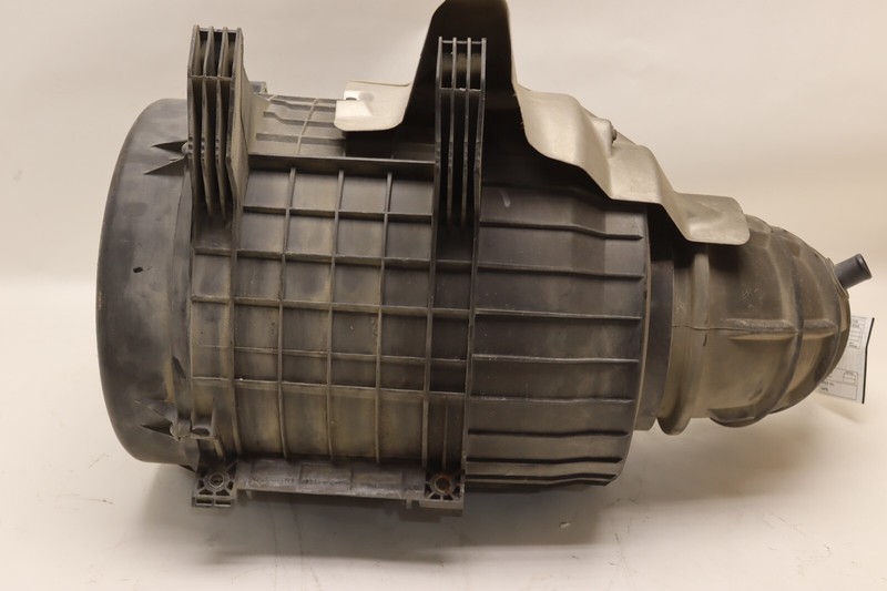 2019-2023 VOLVO VNL 860 760 D13 ENGINE AIR CLEANER FILTER BOX 22676326 OEM