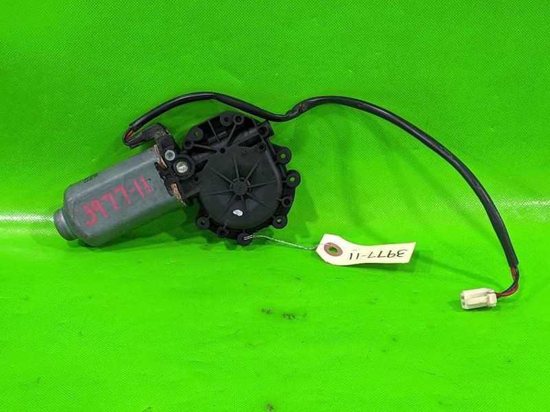 99 00 PROTEGE DRIVER LEFT FRONT WINDOW MOTOR OEM 3977-11