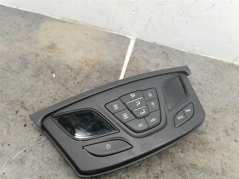 Temperature Control Front Without Ventilated Seats Fits 16-19 ENVISION 1425202