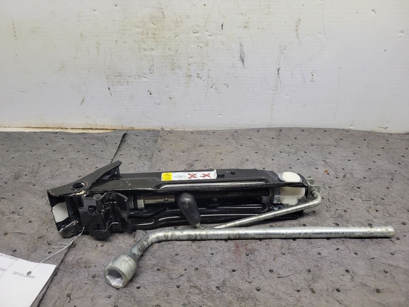 CLUBMAN 2014 Jack and Tool Kit 1636658