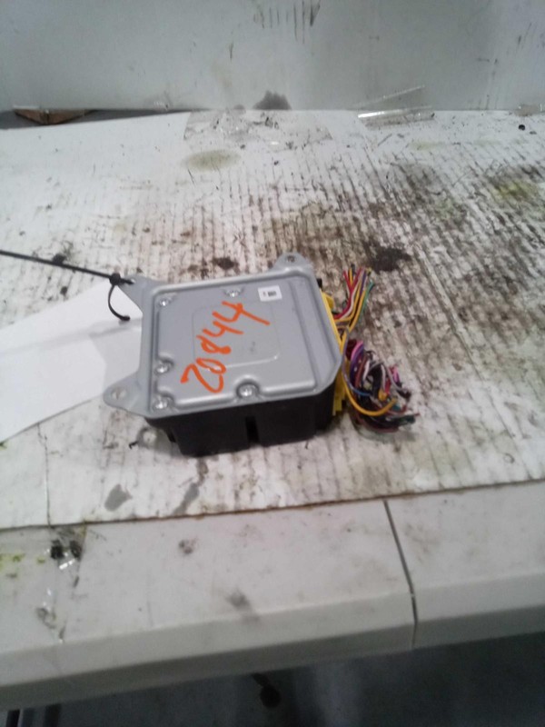 Used Air Bag Module fits: 2015 Mitsubishi Outlander Air Bag behind center dash f