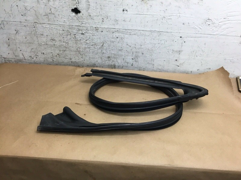 Jaguar XK XKR Right Passenger Door Weather Strip Seal 10 11 12 13 14 15 :A