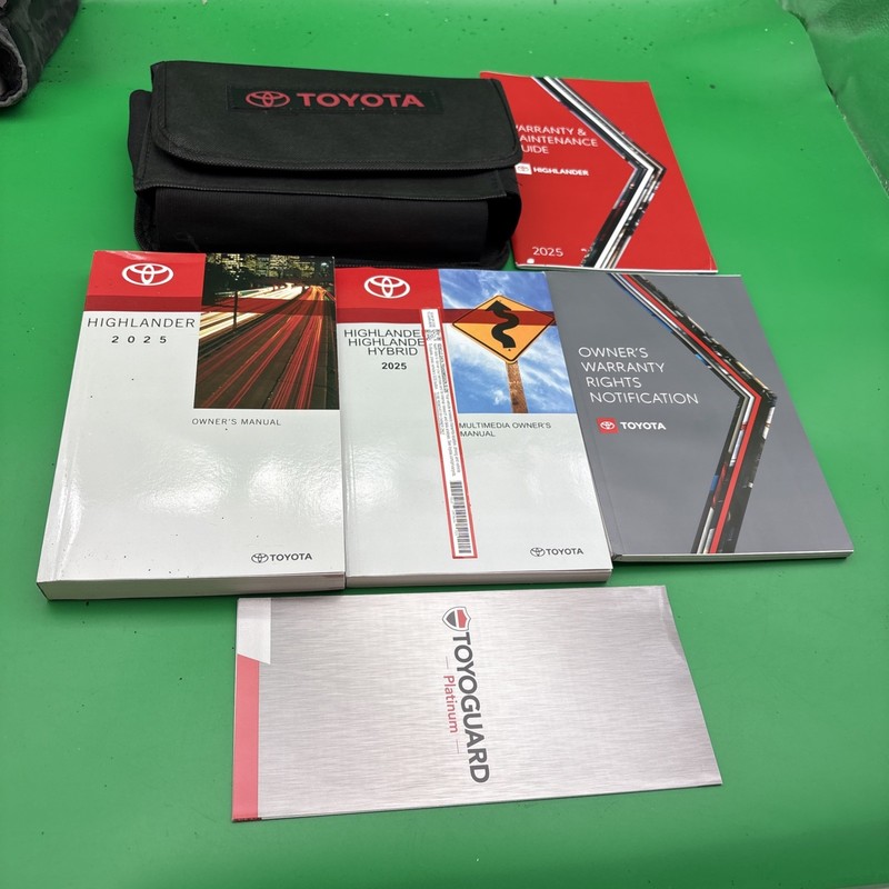 2025 Toyota Highlander Owners Manual multimedia With Case Inckuded