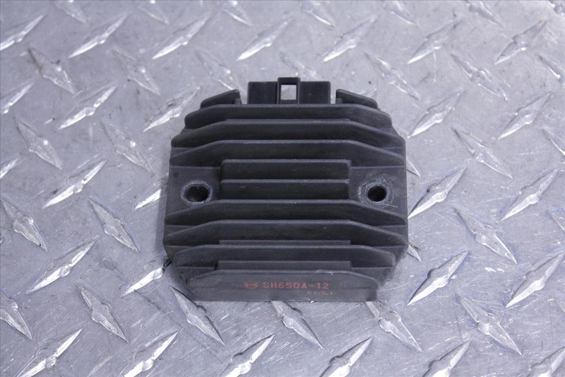 00 YAMAHA YZF 600 R VOLTAGE REGULATOR RECTIFIER YZF600 *