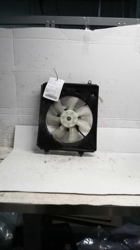 Used Left Engine Cooling Fan Motor fits: 2015 Honda Cr-v Fan Assembly 2.4L radia