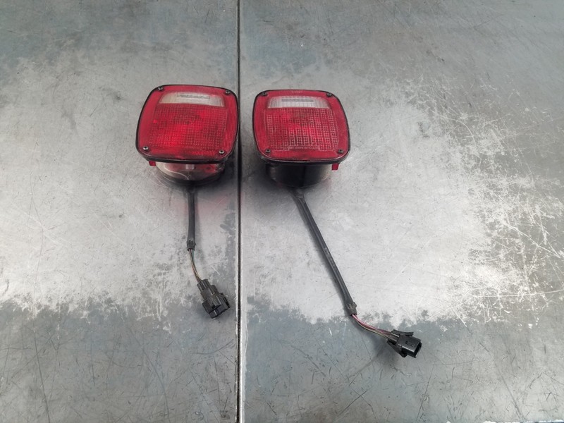 2006 Jeep Wrangler TJ LJRubicon 4x4 Tail Light Set #8672 B3