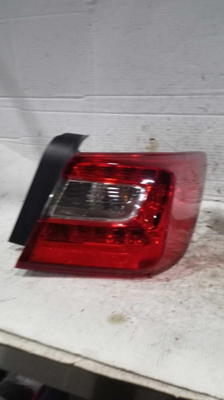 Used Right Tail Light Assembly fits: 2016 Subaru Legacy Sedan quarter panel moun