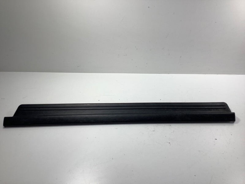 97-01 Honda Prelude Right Inside Step Molding Garnish 84201-S30-000ZA OEM