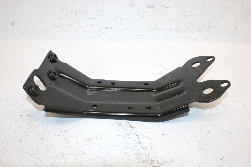 1989 Yamaha Inviter Oem Engine Mount Bracket 83M-21411-00-00 SY17