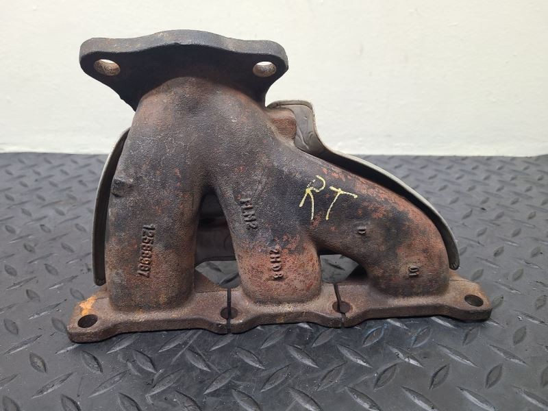 08-17 Buick Enclave Right Passenger Exhaust Manifold OEM 12588987