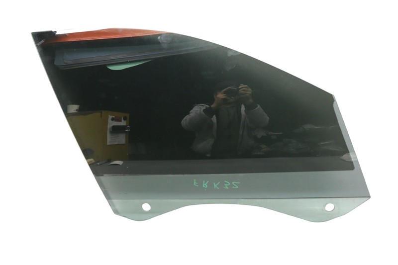 10-17 BMW 535i GT 550i GT Front Right Side Door Window Glass 51337197910 OEM