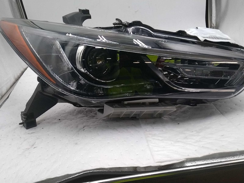 Used Right Headlight Assembly fits: 2020 Infiniti QX60 LED Right Grade B