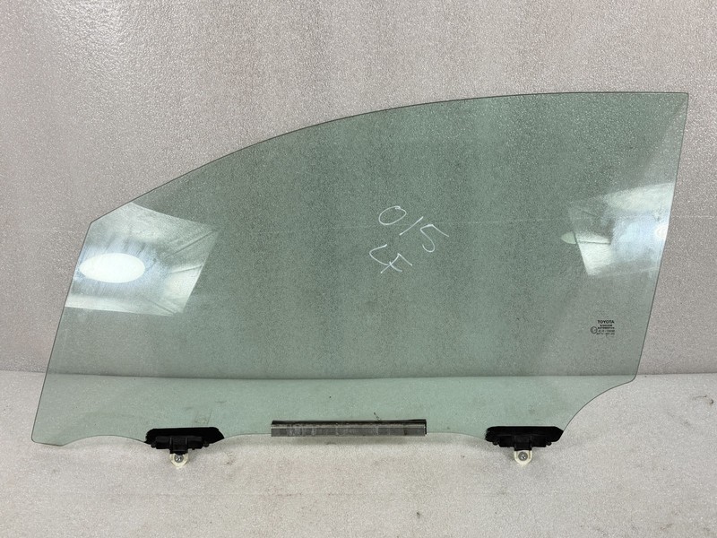 2018-2022 Toyota C-HR C HR CHR LH - Drivers Side Front Door Window Glass #015