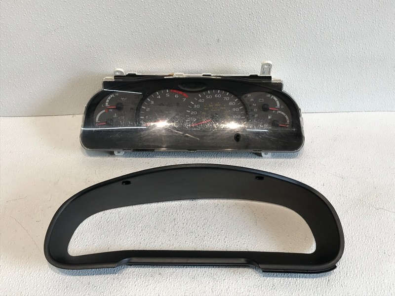 01-04 Sequoia Instrument Speedometer Gauge Cluster w/ Bezel 276k OEM 83800-OC131