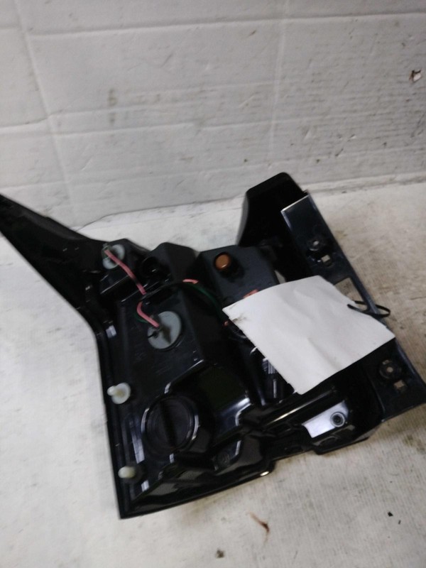 2022 KIA Sorento Right Tail Light Assembly Black OEM Used 737351 104K Miles