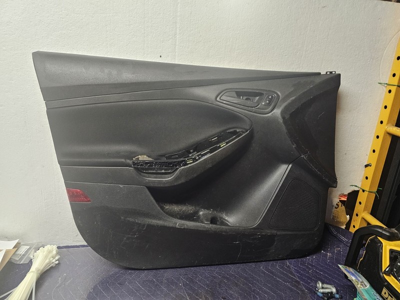 2015 16 17 2018 Ford Focus Black Front Left Driver Side Door Panel Trim Code MW