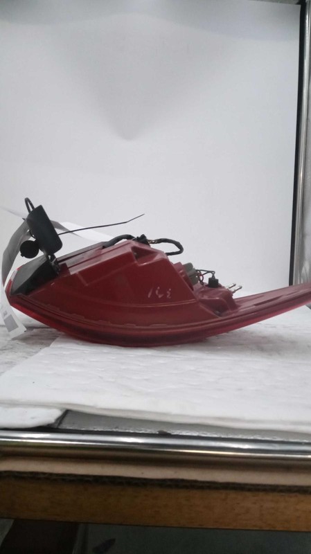 2017 Hyundai Santa Fe Right Tail Light Assembly - White - Used - 128K Miles