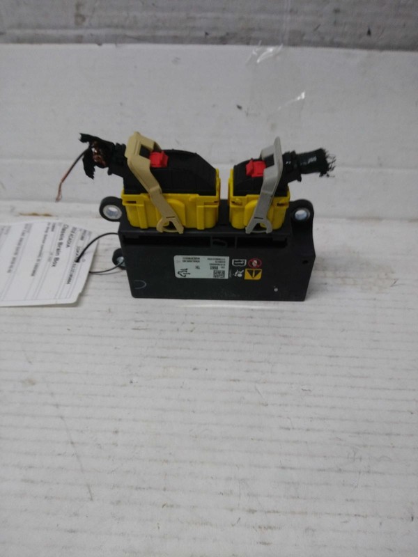 Used Air Bag Module fits: 2018 Gmc Acadia Air Bag below center console Grade A