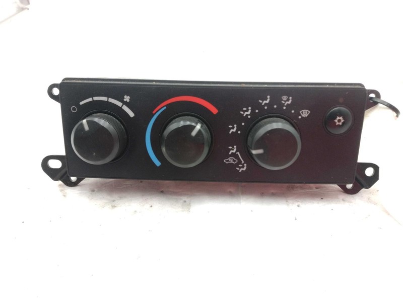 Dodge Dakota 2005 145K mi. Front Temperature Control 55056395AA 4271