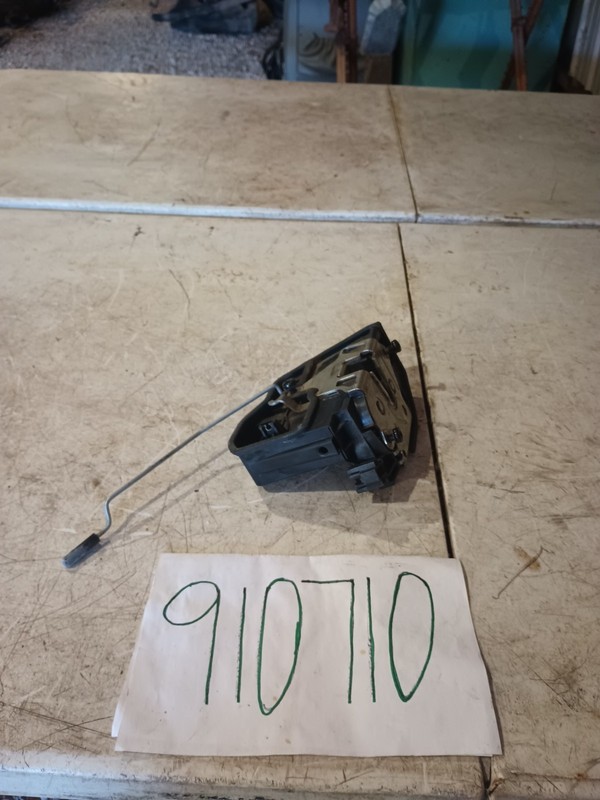 04-10 BMW 525i 530i E60 Front Right Pass Side Door Lock Motor Actuator 7167074