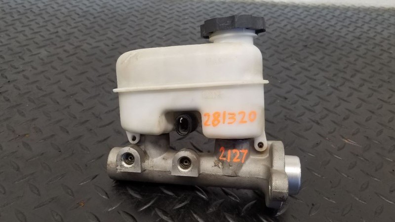 02-05 GMC Envoy Brake Master Cylinder OEM 18060788