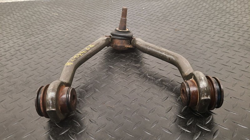 92-00 GMC Denali 4x4 Front Left Driver Upper Control Arm OEM 12388431