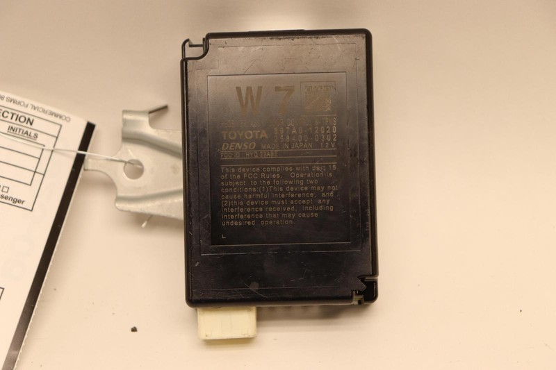2020-2021 TOYOTA COROLLA DOOR CONTROL & TPMS TIRE PRESSURE MONITOR MODULE OEM