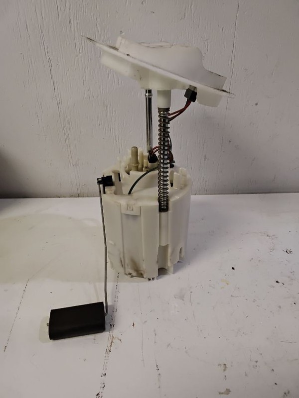 Driver Fuel Pump Assembly Fuel Tank Mounted Fits 05-16 300 3604136