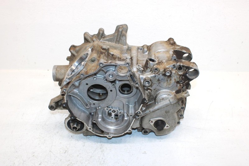 2004 YamahaBruin 350 Oem Crankcase 5UH-15100-00-00 5UH-15100-09-00 AY24