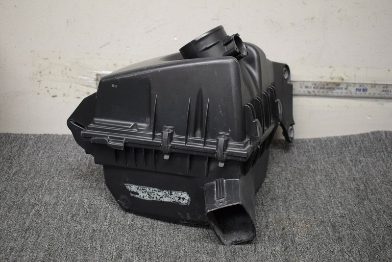 BMW 13717537727 E85 E86 Z4 ROADSTER INTAKE MUFFLE AIR BOX