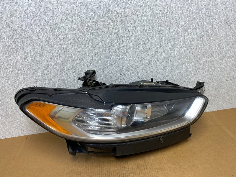 2013 to 2016 Ford Fusion Right Passenger Rh Side Headlight AD9322 DW