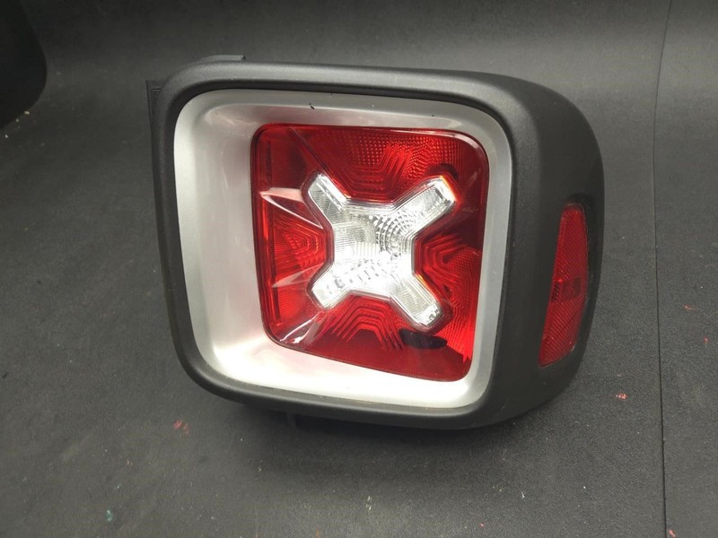 Left Tail Light Halogen 2015 Jeep Renegade 51964238SX 2016 2017 X