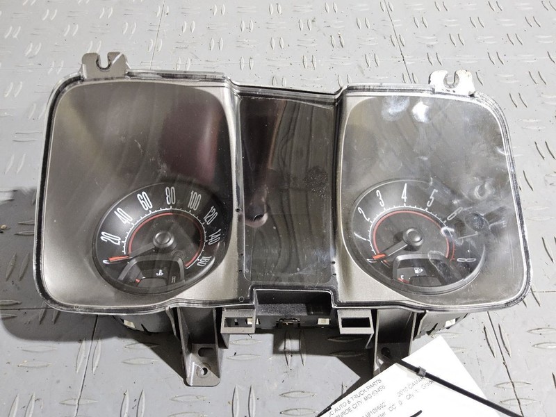 2010-2011 Chevy Camaro Speedometer Instrument Cluster 3.6L MPH and KPH (opt UMN)