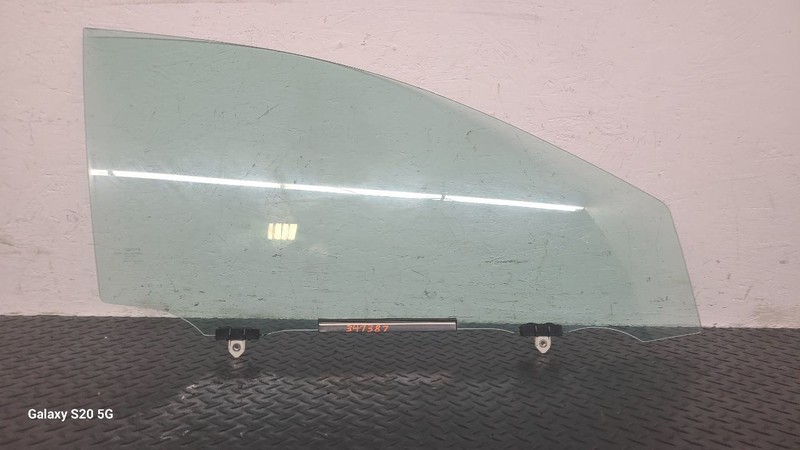 14-19 Toyota Corolla Front Right Passenger Door Glass Window OEM 68101-02420