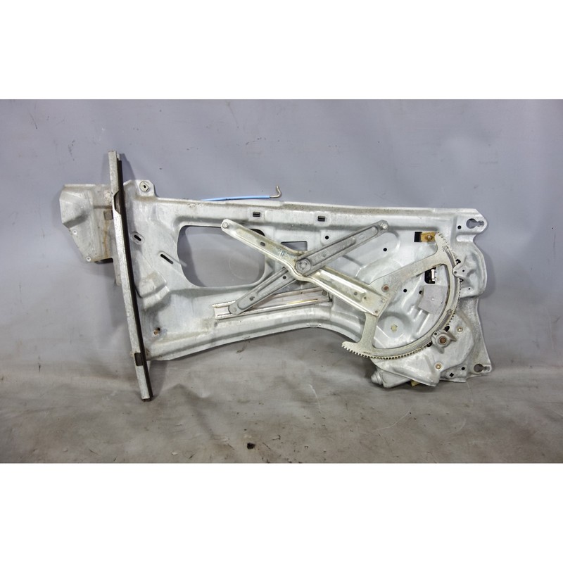 1988-1994 BMW E32 7-Series Long Wheel Right Rear Window Regulator Lifter Motor