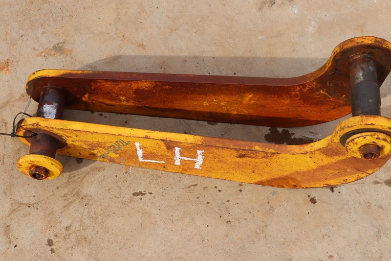 1988 JOHN DEERE LEFT DRIVER SIDE LINKAGE ARM SUPPORT 544A T25894 OEM